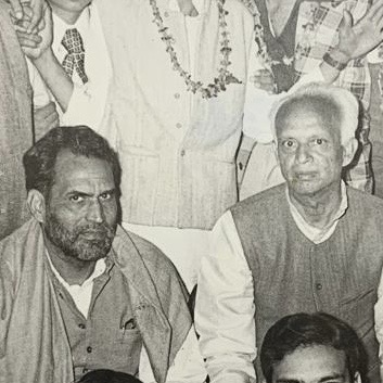 प्रधानमंत्री चंद्रशेखर के साथ